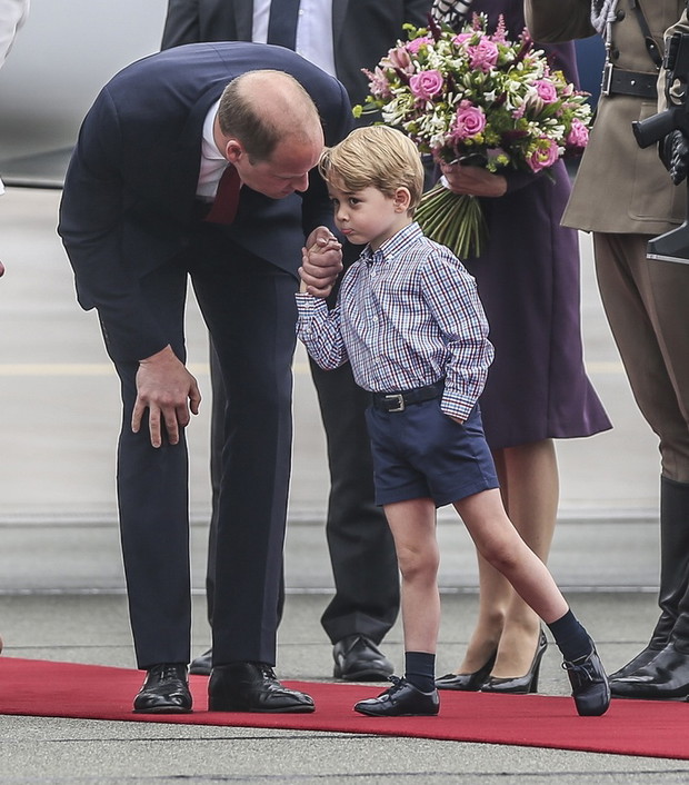 Charlotte i George w Polsce. Księżna Kate i Książę William do Warszawy przylecieli z dziećmi