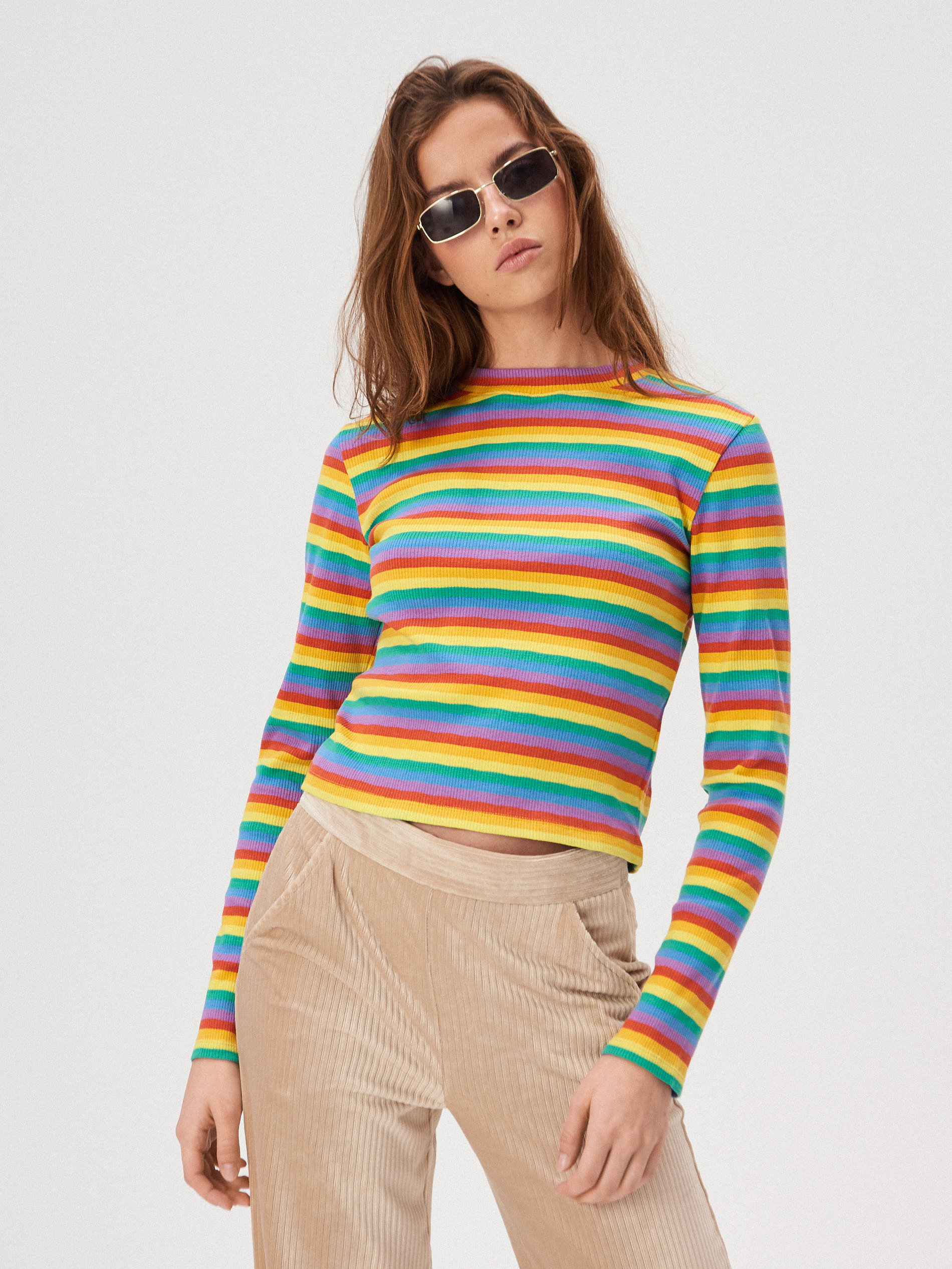 Cienki sweter w kolorowe paski - Sinsay 39,99 pln