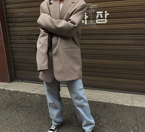 @nissi w modnej męskiej marynarce