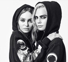 Cara Delevingne i Lily-Rose Depp w kampanii Chanel jesień-zima 2017/2018
