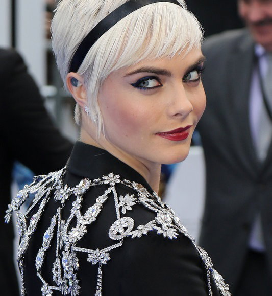 Cara Delevingne śpiewa! Zobacz teledysk "I Feel Everything"