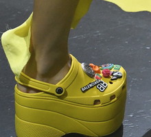 Balenciaga, crocsy