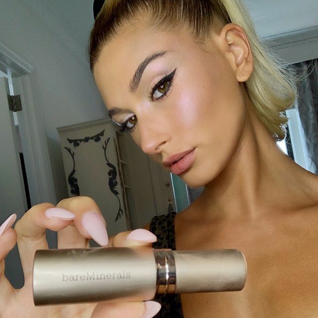 bareMinerals, Complexion Rescue Foundation Stick, 165 zł