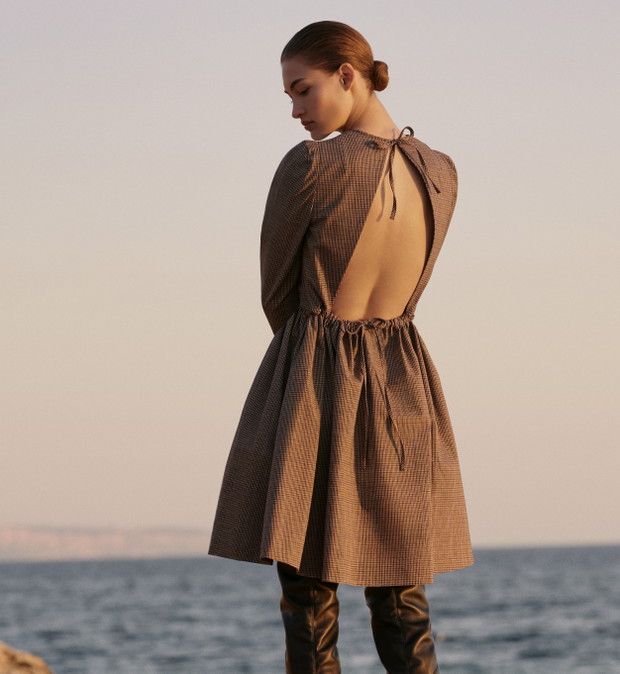 HM Studio AW17: sukienka z odkrytymi plecami