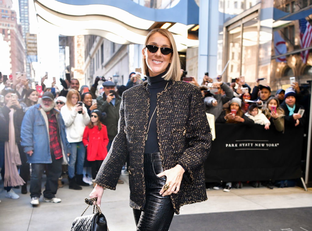 Celine Dion w modnych stylizacjach. Gwiazda lansuje monochromatyczny look [ELLE Spy]