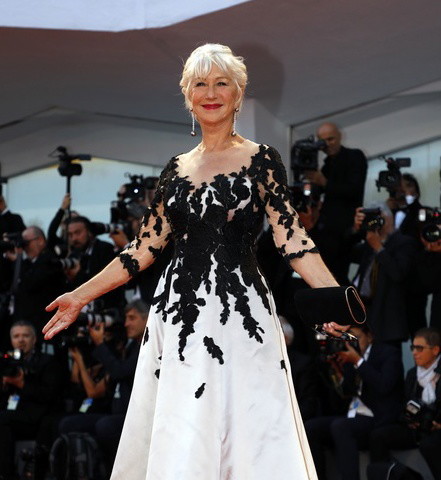 Festiwal Filmowy w Wenecji 2017: Helen Mirren na premierze filmu Victoria And Abdul, 03