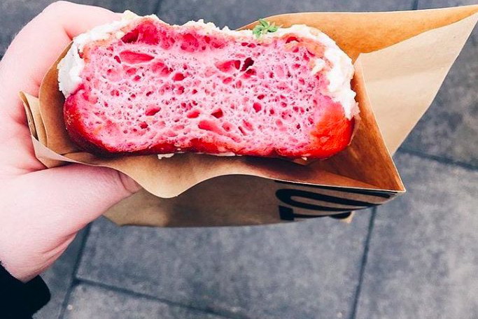 Beetroot donuts - przekonują do buraków