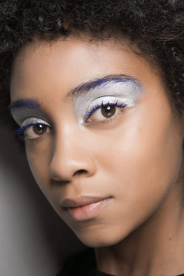 Makijaż, trendy jesień-zima 2017/2018: metallic, Central Saint Martins