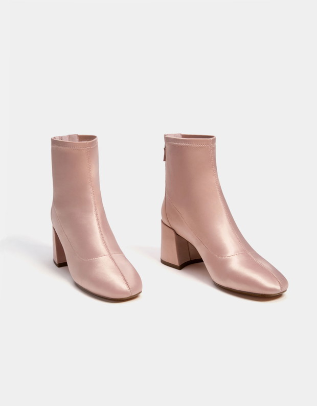 Satynowe botki Bershka