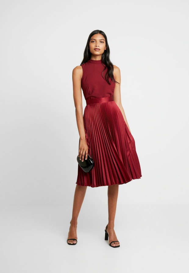 Sukienki na Święta 2019, Zalando, Closet, 339 zł