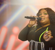 Lizzo podczas koncertu