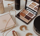 10 produktów do makijażu, które chcemy kupić podczas zimowych wyprzedaży