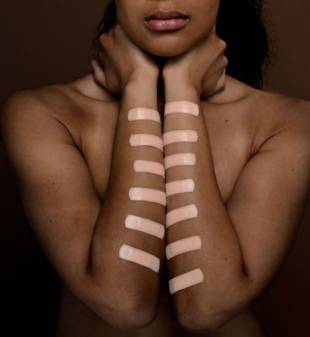 Nude Against Nude - kampania społeczna walcząca z rasizmem w branży mody i urody