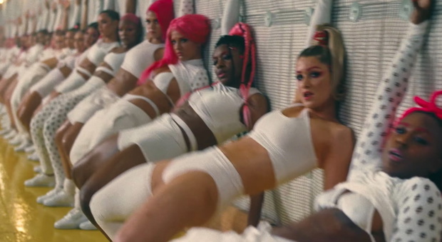 yummy-dance-justina-biebera-w-wykonaniu-parris-goebel-i-sorry-girls3-94dc6f4