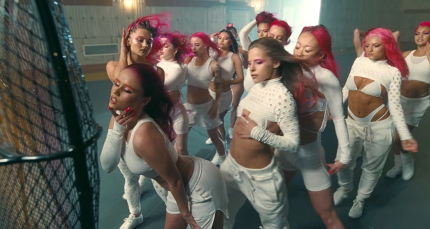 yummy-dance-justina-biebera-w-wykonaniu-parris-goebel-i-sorry-girls10-18f6c3d