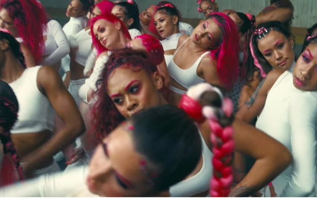 yummy-dance-justina-biebera-w-wykonaniu-parris-goebel-i-sorry-girls1-91ab658