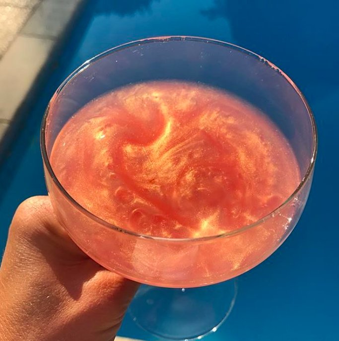 Malinowy brokat do prosecco