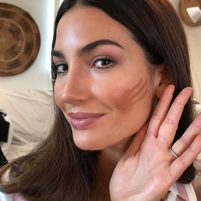 Cat contouring - nowa technika konturowania twarzy, której używają makijażyści gwiazd