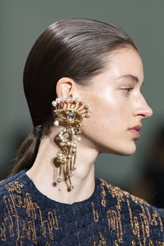 Modna biżuteria 2020: wybiegi haute couture