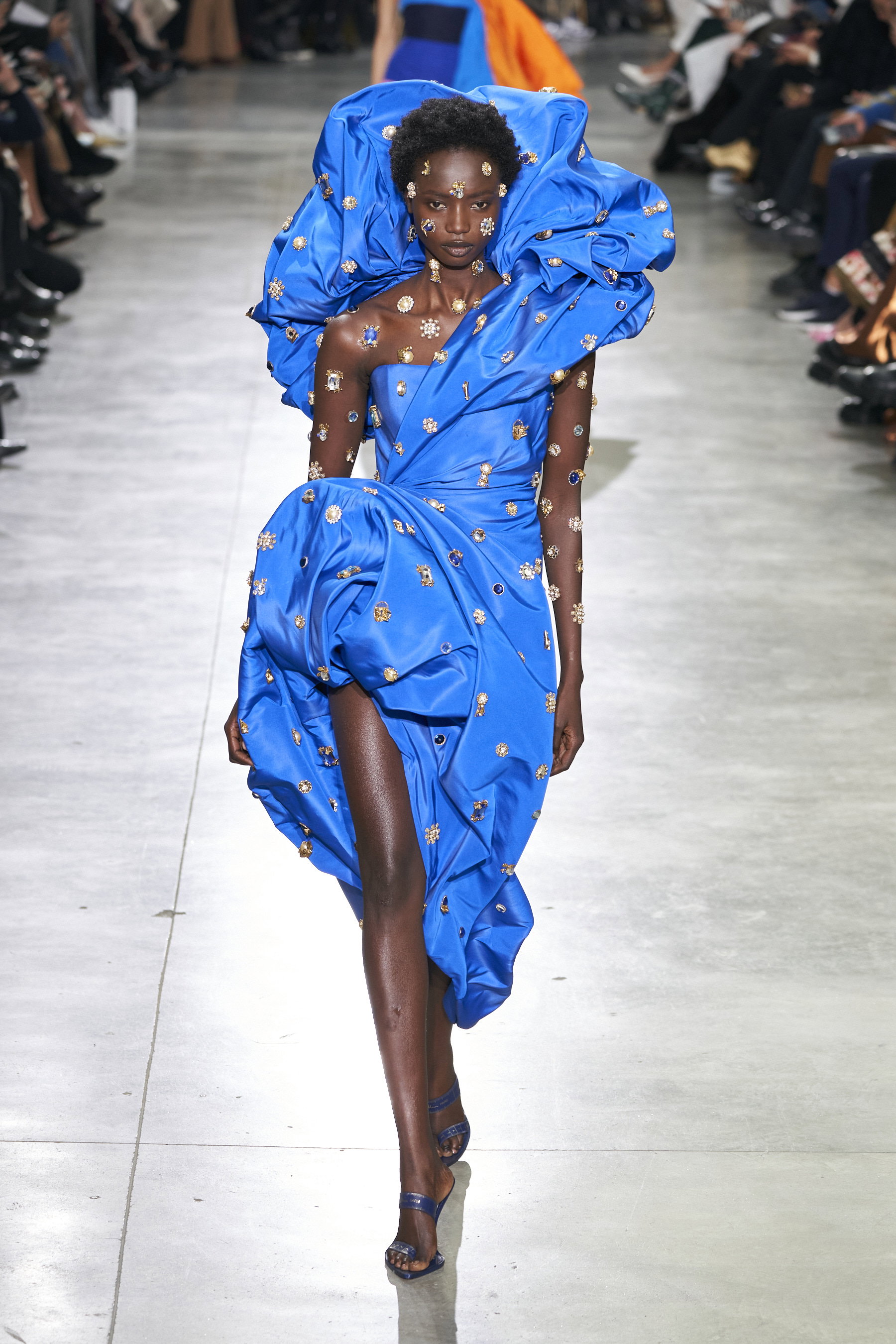 Suknie z pokazów haute couture wiosna-lato 2020