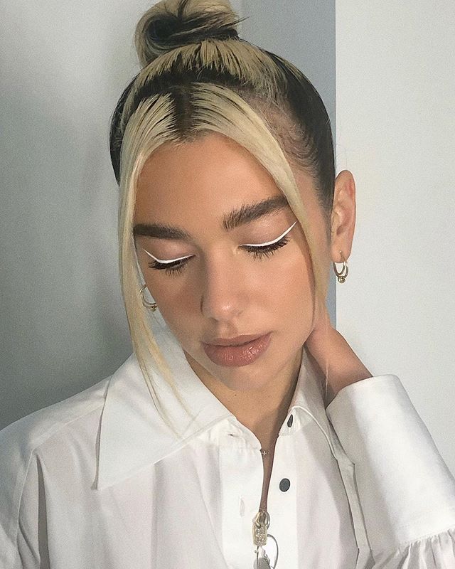 Biały eyeliner - trend na 2020 rok