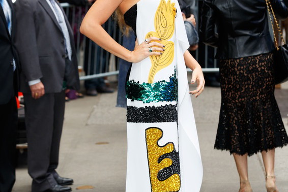 Blake Lively promuje film All I See Is You w programie Good Morning America, 16