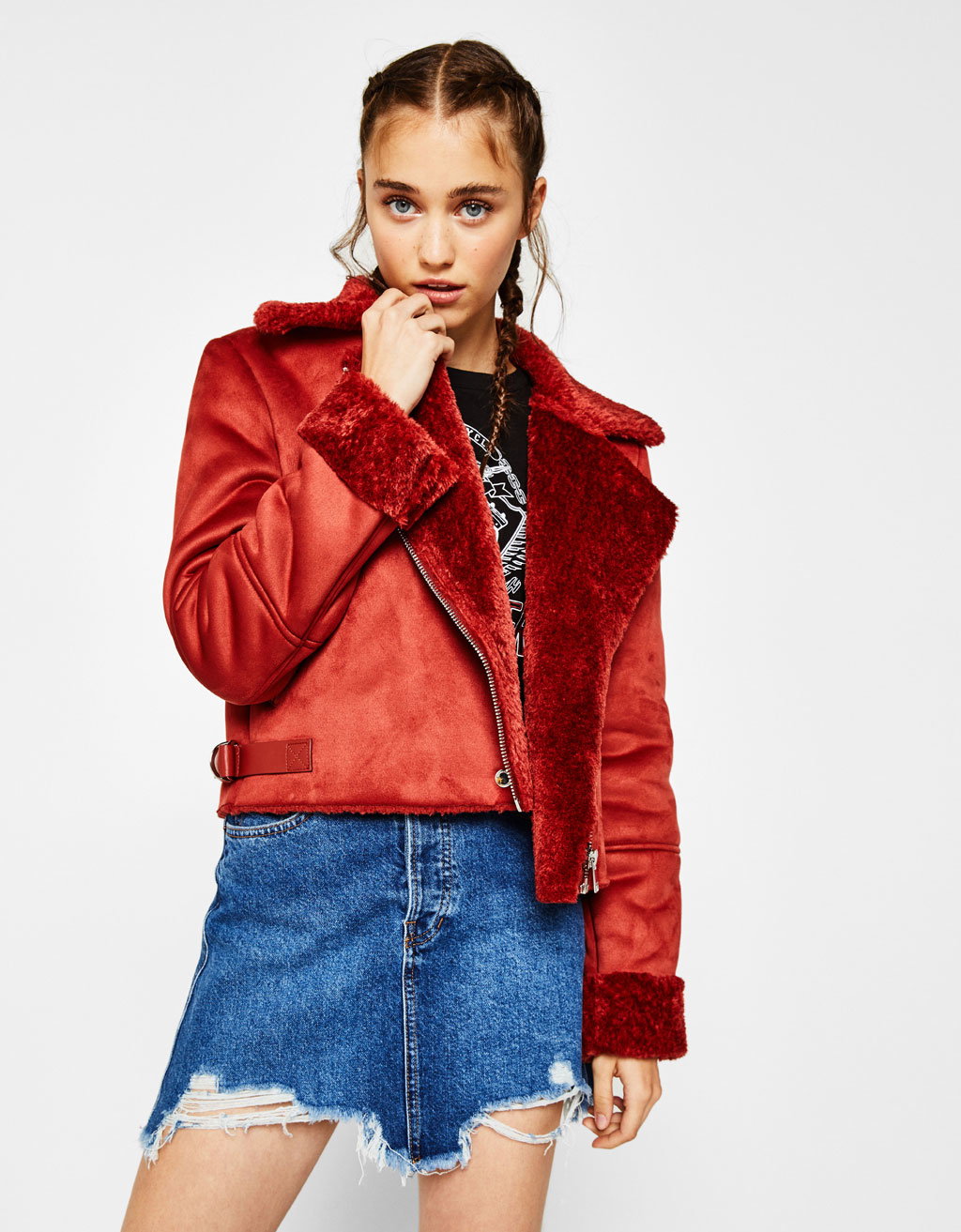 Czerwony kożuch Bershka