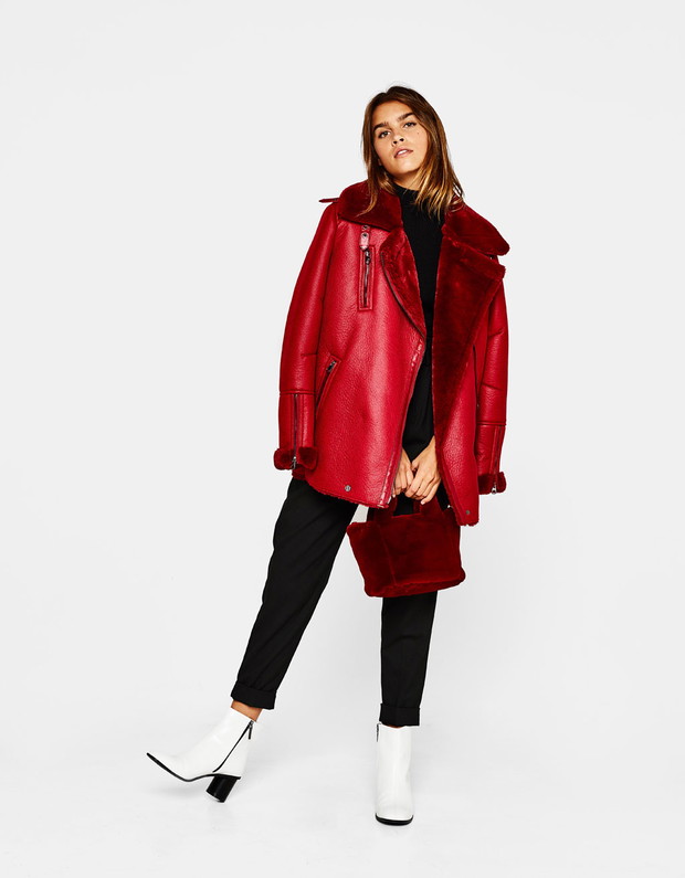 Czerwony kożuch Bershka