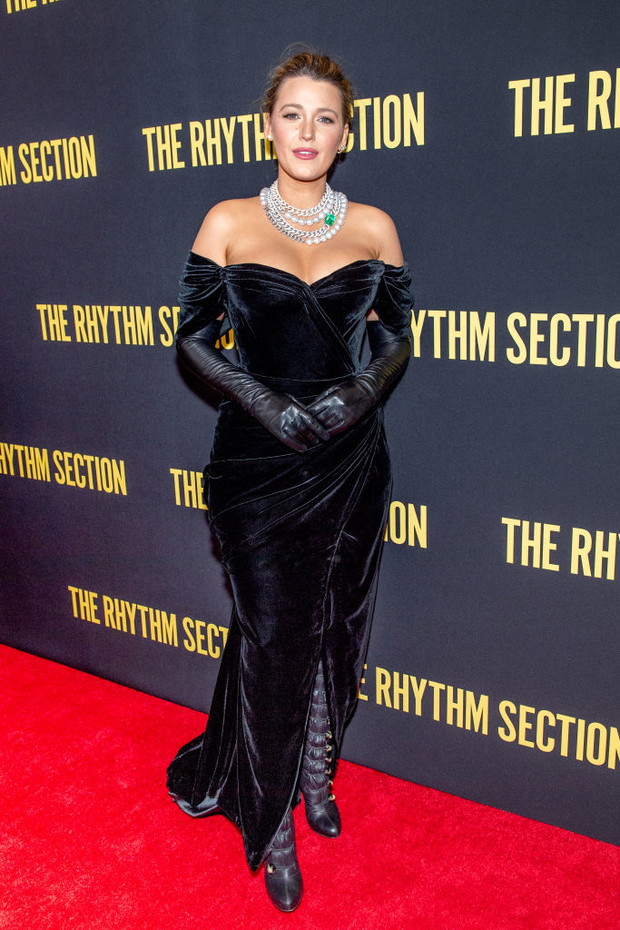 Opera gloves, trend 2020, Blake Lively