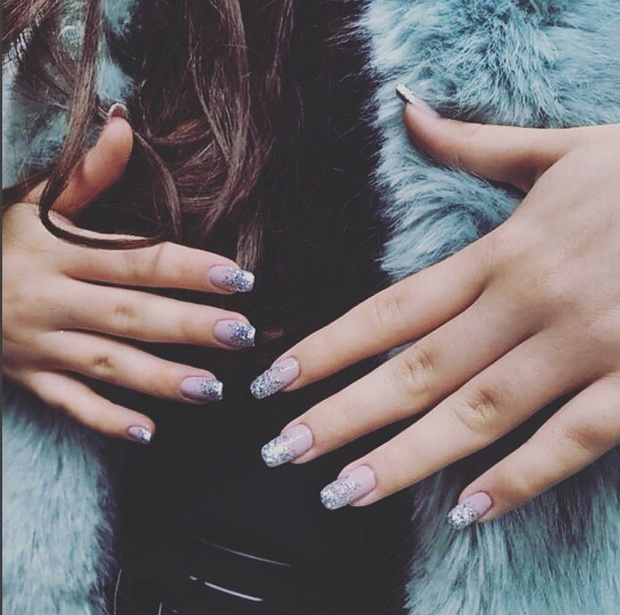 manicure-na-wesele-z-brokatem-c183eca