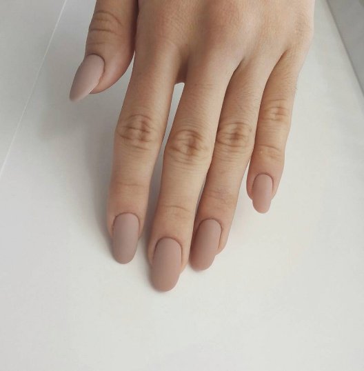matowy-manicure-nude-39edc39