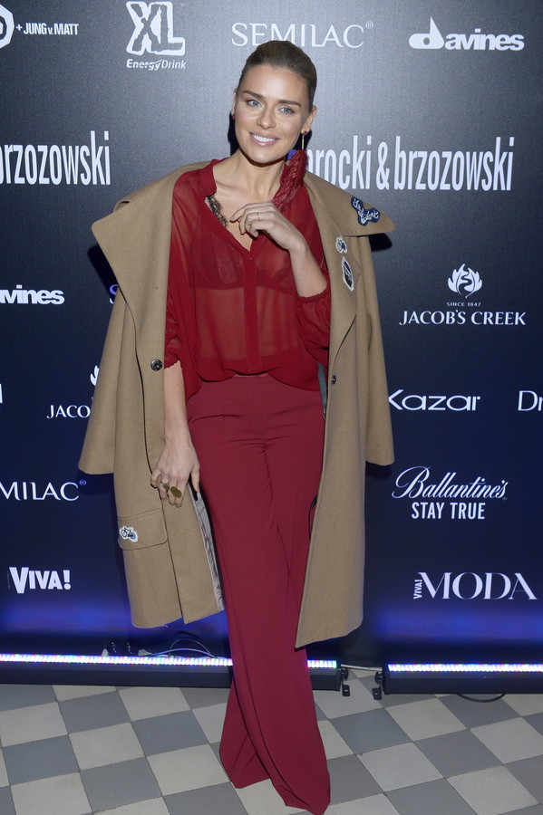 Natasza Urbańska na pokazie Paprocki & Brzozowski 17