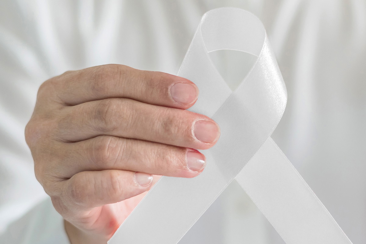 Zgłoś kandydata płci męskiej do konkursu "Wyróżnienie Białej Wstążki", fot. Fotolia