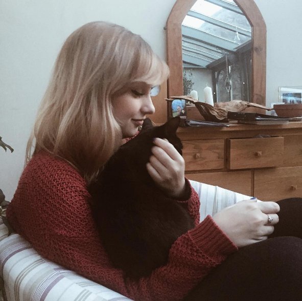 Laura Cadman, 20-letnia studentka z Newcastle wygląda jak Taylor Swift?