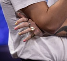Męski manicure to jeden z najsilniejszych beauty trendów tego roku - uwielbiają go Harry Styles i Marc Jacobs