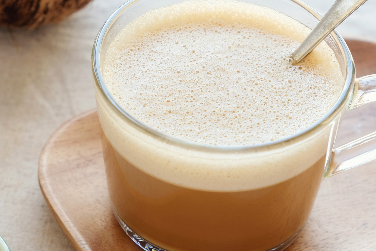 Połączenia produktów przyspieszające odchudzanie: kawa i olej kokosowy