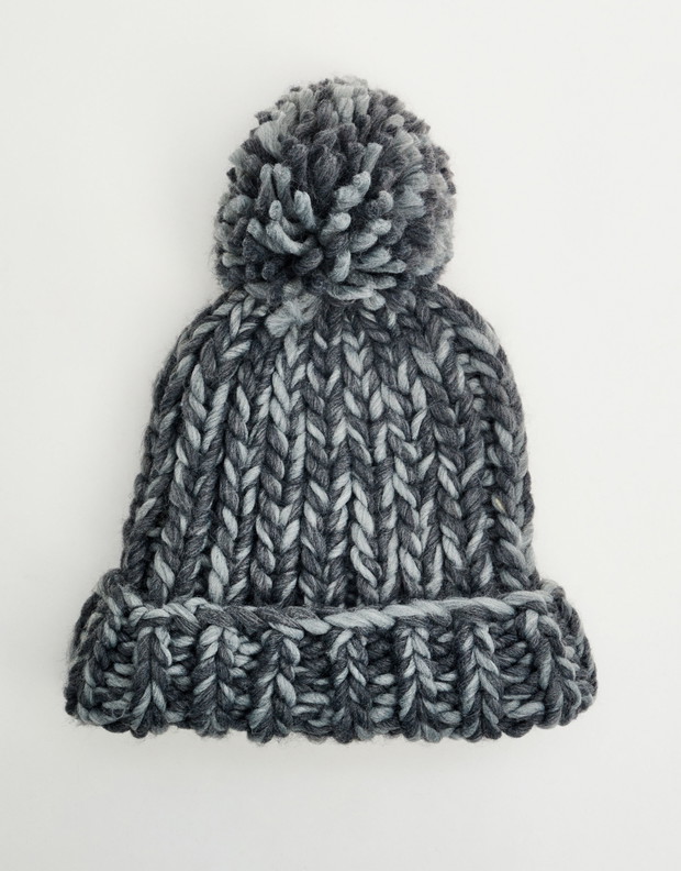 Wielka czapka Pull & Bear