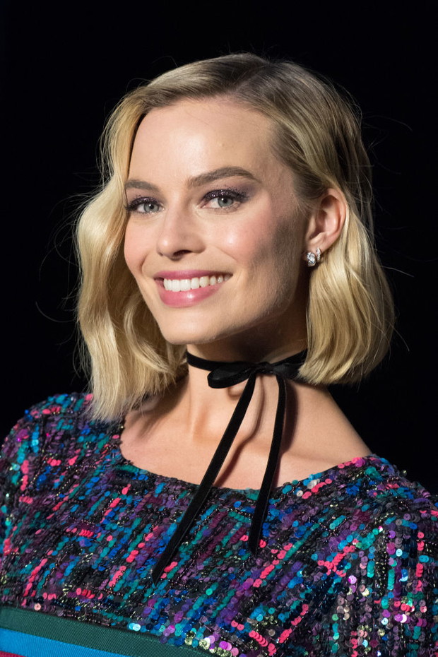 Falowany bob u Margot Robbie