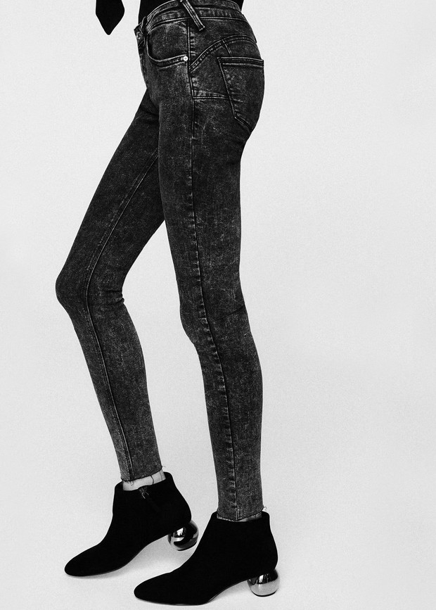 Jeansy push up skinny Mango