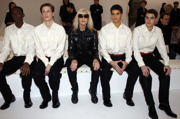Betty Catroux na pokazie Yves Saint Laurent, 2008 rok