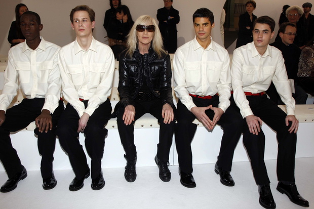 Betty Catroux na pokazie Yves Saint Laurent, 2008 rok