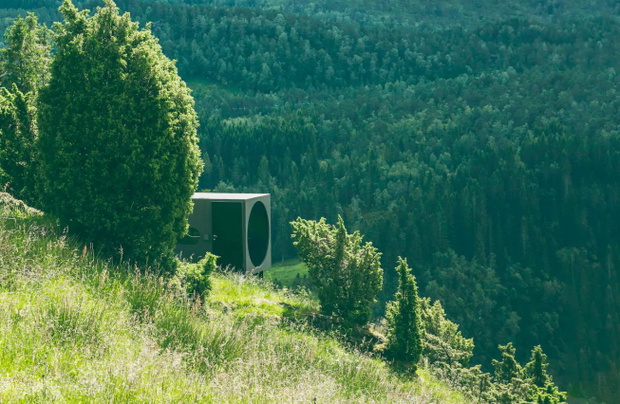 birdbox-w-norwegii-niedaleko-foerde-6bedcb7