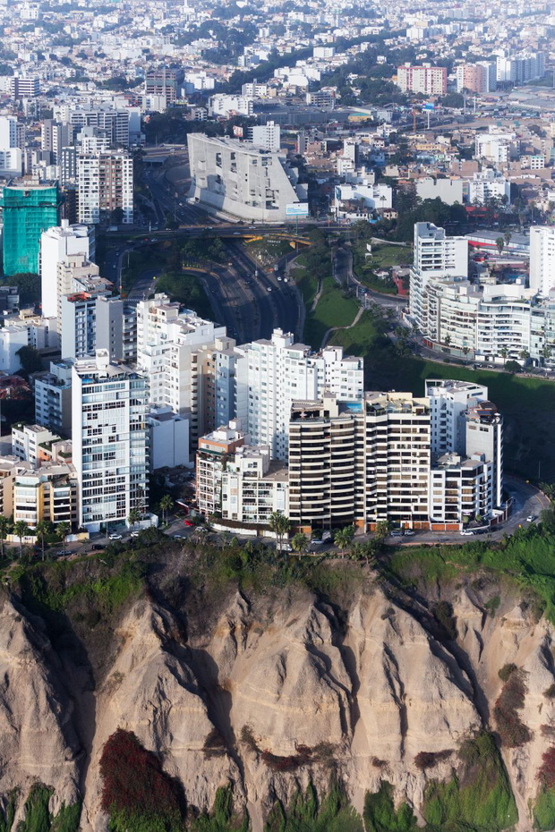 university-campus-utec-lima1-f7a7eb3