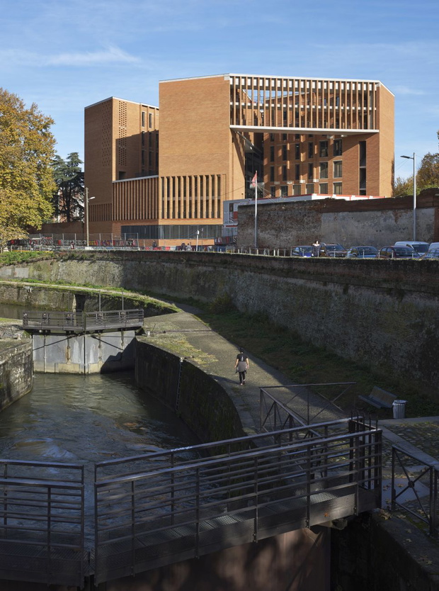 universite-toulouse-1-capitole-school-of-economics-4f8d63d