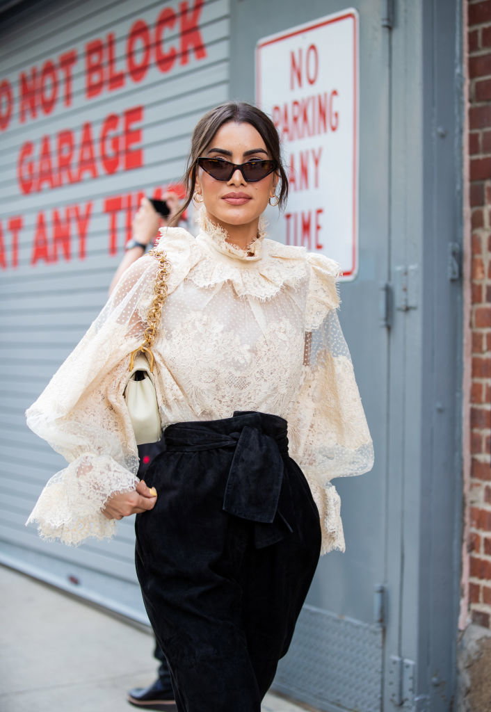 koronkowe bluzki: street fashion