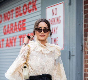 koronkowe bluzki: street fashion