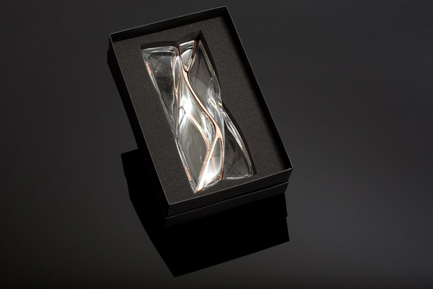 charlotte-olympia-x-zaha-hadid-torebka1-7a7c51c