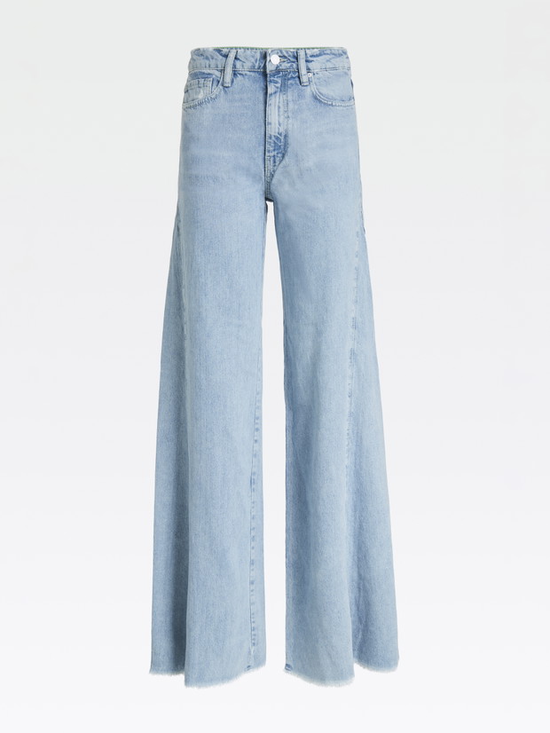 Denim w stylu eko - nowa zrównoważona kolekcja marki GUESS
