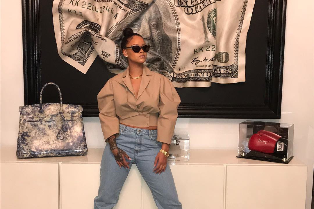 Rihanna w butach Jimmy Choo