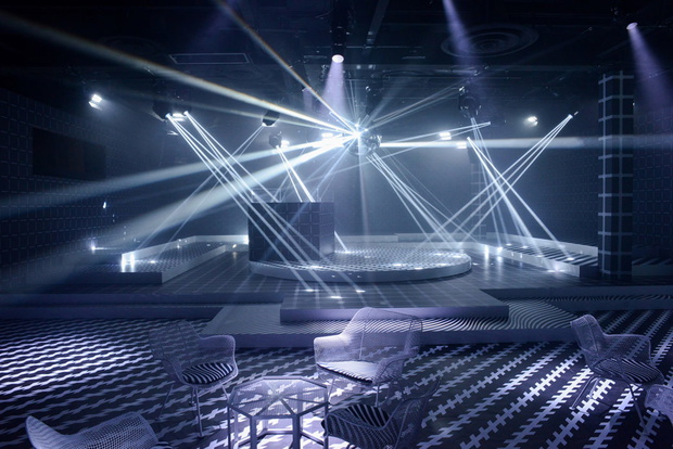 the-prada-double-club-miami-czesc-czarno-biala-f880559